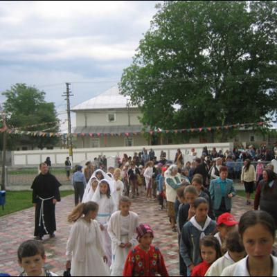 Vizită pastorală în Parohia Hălăuceşti