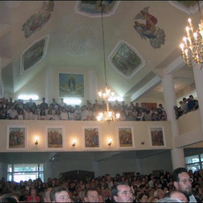 Sfinţirea bisericilor din Moineşti şi Pietrosu