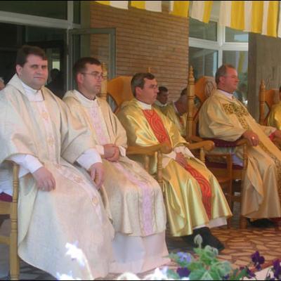 Sfinţiri de preoţi la Roman