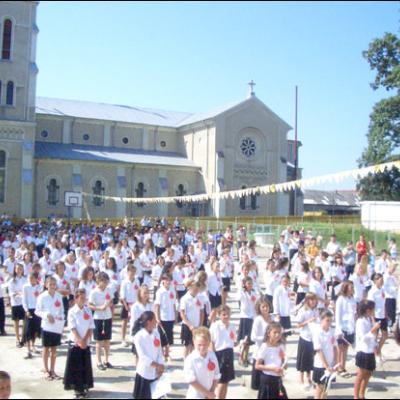 Administrarea Mirului în Parohia Hălăuceşti