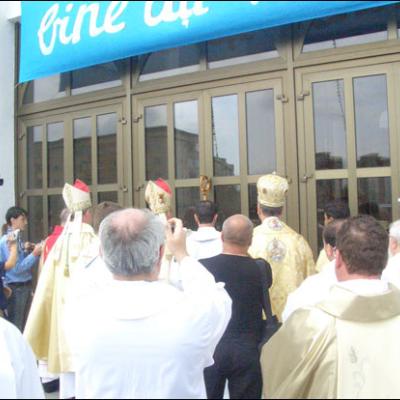 Bacău: Sfinţire de biserică