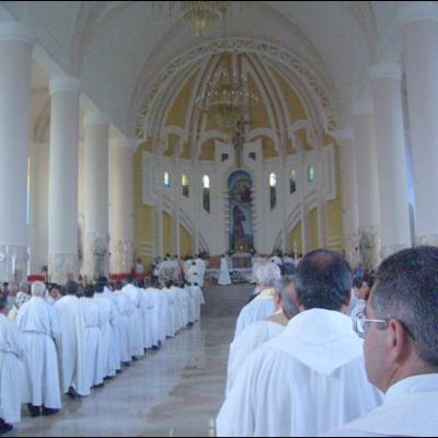 Bacău: Sfinţire de biserică