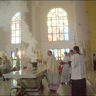 Bacău: Sfinţire de biserică