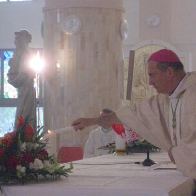 Bacău: Sfinţire de biserică