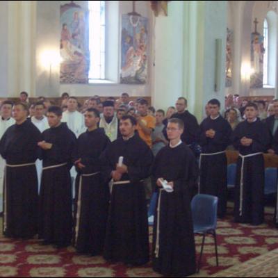 Hălăuceşti: Profesiunea religioasă perpetuă a 19 fraţi franciscani