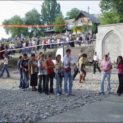 Cacica: Pelerinaj la Sanctuarul Maicii Domnului (I)