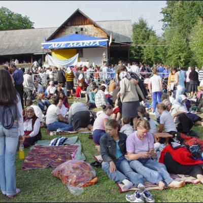 Cacica: Pelerinaj la Sanctuarul Maicii Domnului (I)