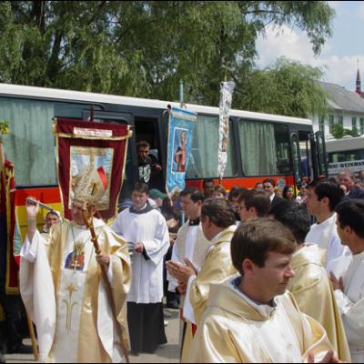 Cacica: Pelerinaj la Sanctuarul Maicii Domnului (III)