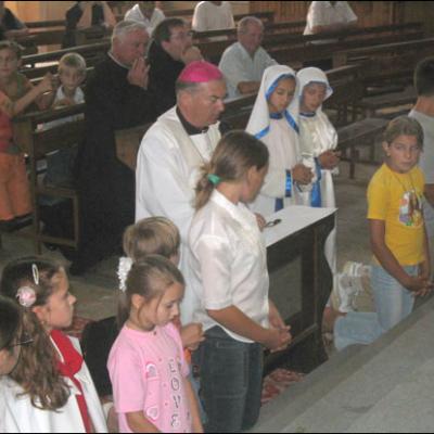 Vizită pastorală în Parohia Huşi-Corni