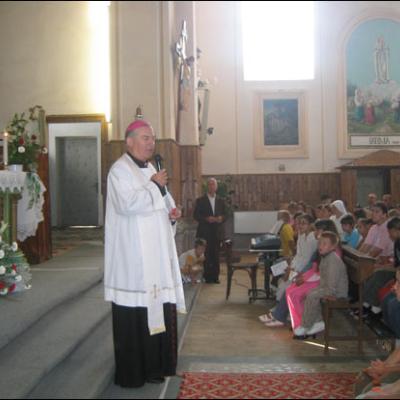 Vizită pastorală în Parohia Huşi-Corni