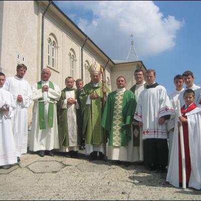 Vizită pastorală în Parohia Huşi-Corni