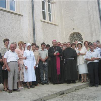 Vizită pastorală în Parohia Huşi-Corni