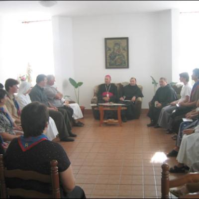Vizită pastorală în Parohia Huşi-Corni