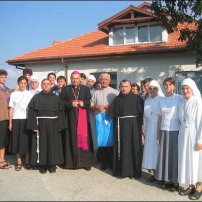 Vizită pastorală în Parohia Huşi-Corni