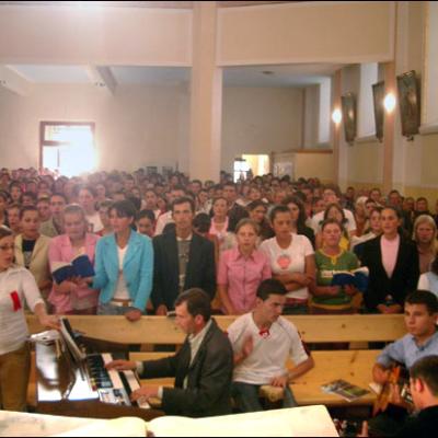 Răducăneni: Campus parohial