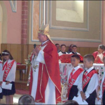 Faraoani: Celebrarea tainei Mirului şi sfinţirea temeliei pentru casa parohială