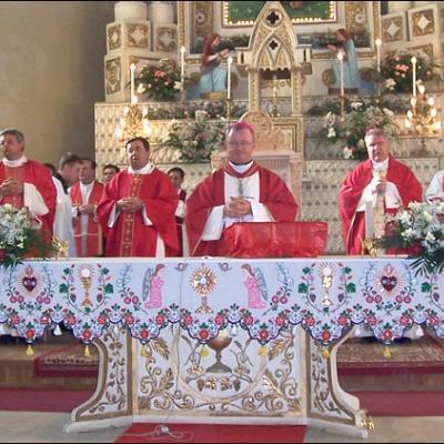Faraoani: Celebrarea tainei Mirului şi sfinţirea temeliei pentru casa parohială