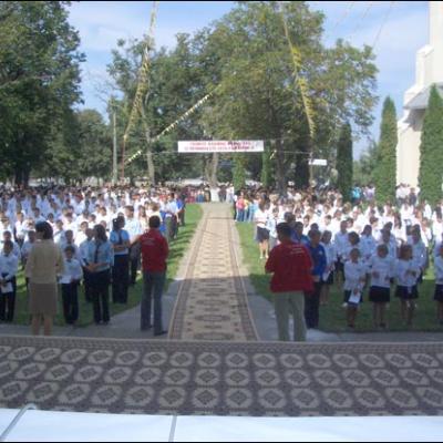 Administrarea Mirului în Parohia Gherăeşti