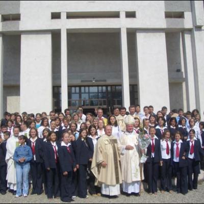 Bacău: Şcoala şi Biserica în sărbătoare