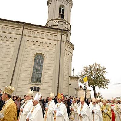 Iaşi: Sfinţirea catedralei (FOCUS)