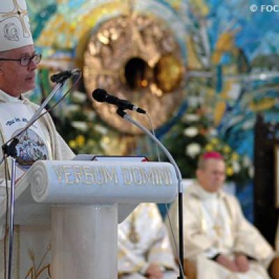 Iaşi: Sfinţirea catedralei (FOCUS)