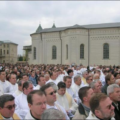 Iaşi: Sfinţirea catedralei - I