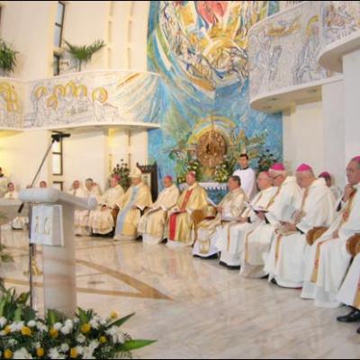 Iaşi: Sfinţirea catedralei - II