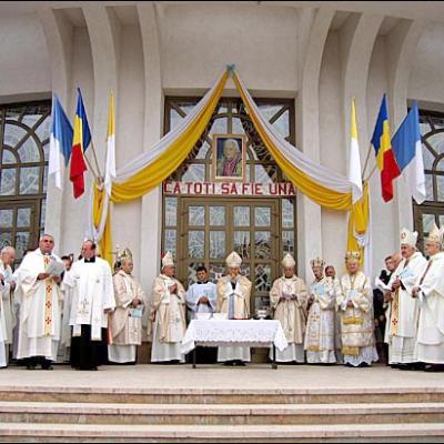 Iaşi: Sfinţirea catedralei (foto: Cristian Lisacovshi)