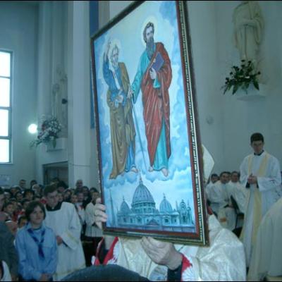 Bacău: Sfinţirea bisericii "Sfinţii Petru şi Paul"