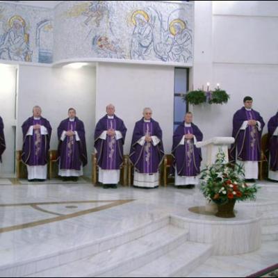 Iaşi: Sfinţiri de diaconi