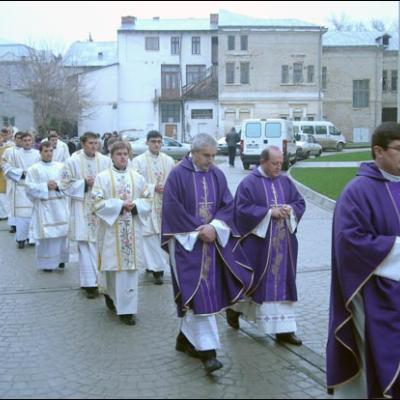 Iaşi: Sfinţiri de diaconi