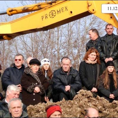 Galaţi: Sfinţirea pietrei de temelie a bisericii "Sfânta Fecioară Maria Regină"