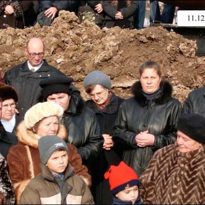 Galaţi: Sfinţirea pietrei de temelie a bisericii "Sfânta Fecioară Maria Regină"