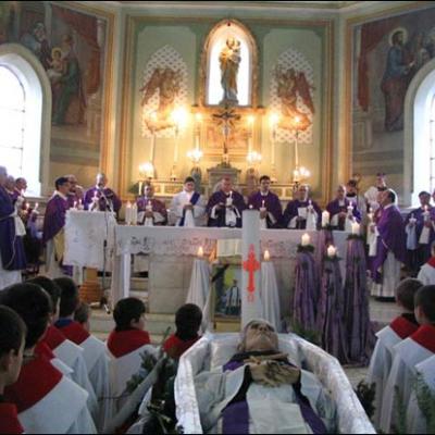 Buruieneşti: Înmormântarea părintelui Petru Ciocan