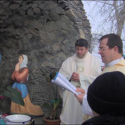 8 ianuarie 2006: Horleşti: Sfinţirea unei grote dedicate Fecioarei Maria