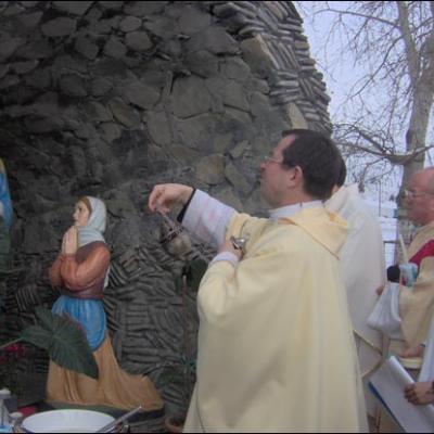 8 ianuarie 2006: Horleşti: Sfinţirea unei grote dedicate Fecioarei Maria