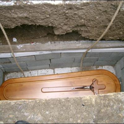 9 ianuarie 2006: Valea Seacă: Ultimul drum al părintelui Mihai Diac