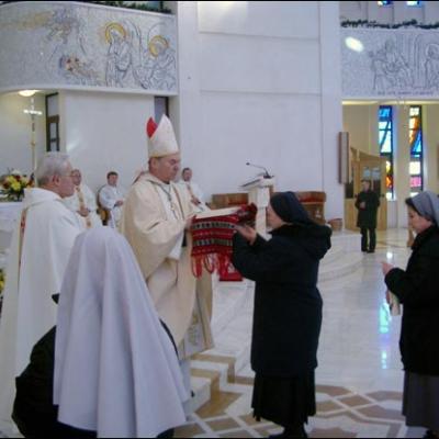 2 februarie 2006: Ziua Persoanelor Consacrate şi intrarea în vigoare a Cărţii sinodale