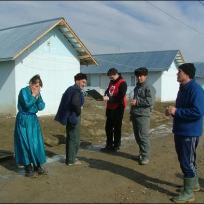 18 februarie 2006: Caritas: O zi la Vadu Roşca