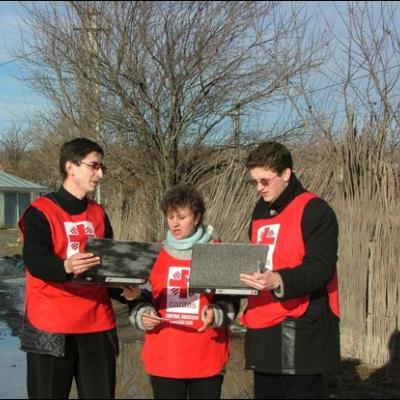 18 februarie 2006: Caritas: O zi la Vadu Roşca