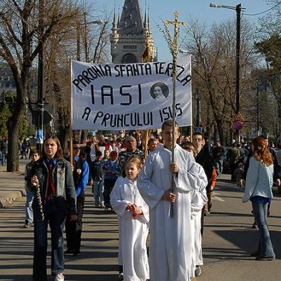 9 aprilie 2006: Iaşi: Duminica Floriilor - Ziua Tinerilor (FOCUS)