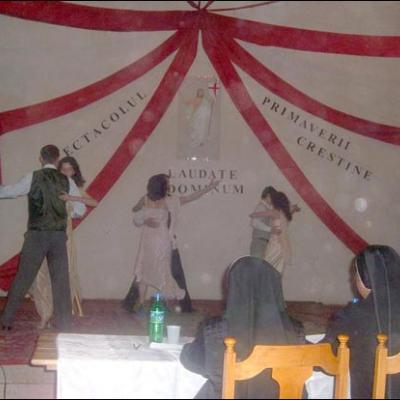 17 aprilie 2006: Roman: "Spectacolul Primăverii Creştine"