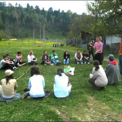 6 mai 2006: Dărmăneşti: Pregătirile pentru Ziua Tineretului