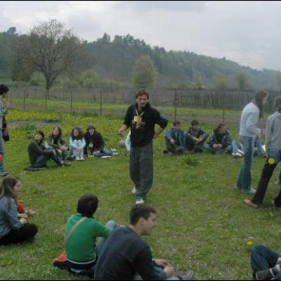6 mai 2006: Dărmăneşti: Pregătirile pentru Ziua Tineretului