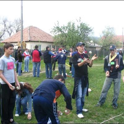6 mai 2006: Dărmăneşti: Pregătirile pentru Ziua Tineretului