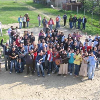 6 mai 2006: Dărmăneşti: Pregătirile pentru Ziua Tineretului