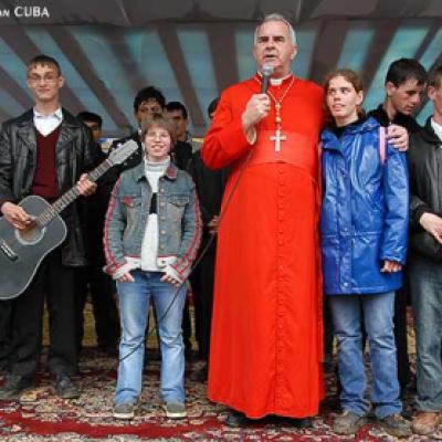 7 mai 2006: Dărmăneşti: Sub stropii credinţei (FOCUS)