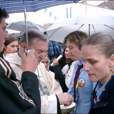 7 mai 2006: Dărmăneşti: Sub stropii credinţei (II)
