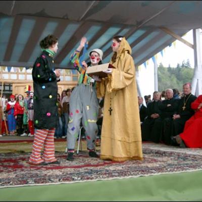 7 mai 2006: Dărmăneşti: Sub stropii credinţei (III)