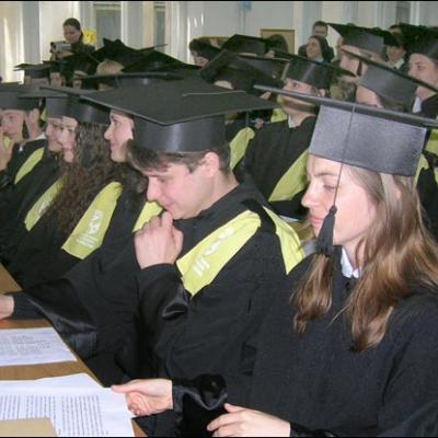 10 mai 2006: Iaşi: Cursul festiv al primei promoţii a Facultăţii de Teologie Romano-Catolică